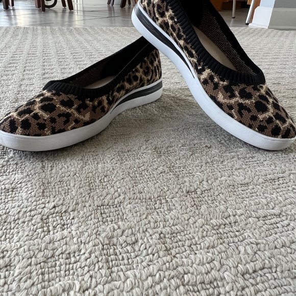 Aubrey Lynn Women's Amelina Slip-On Sneaker - Size 9 - Picture 3 of 5